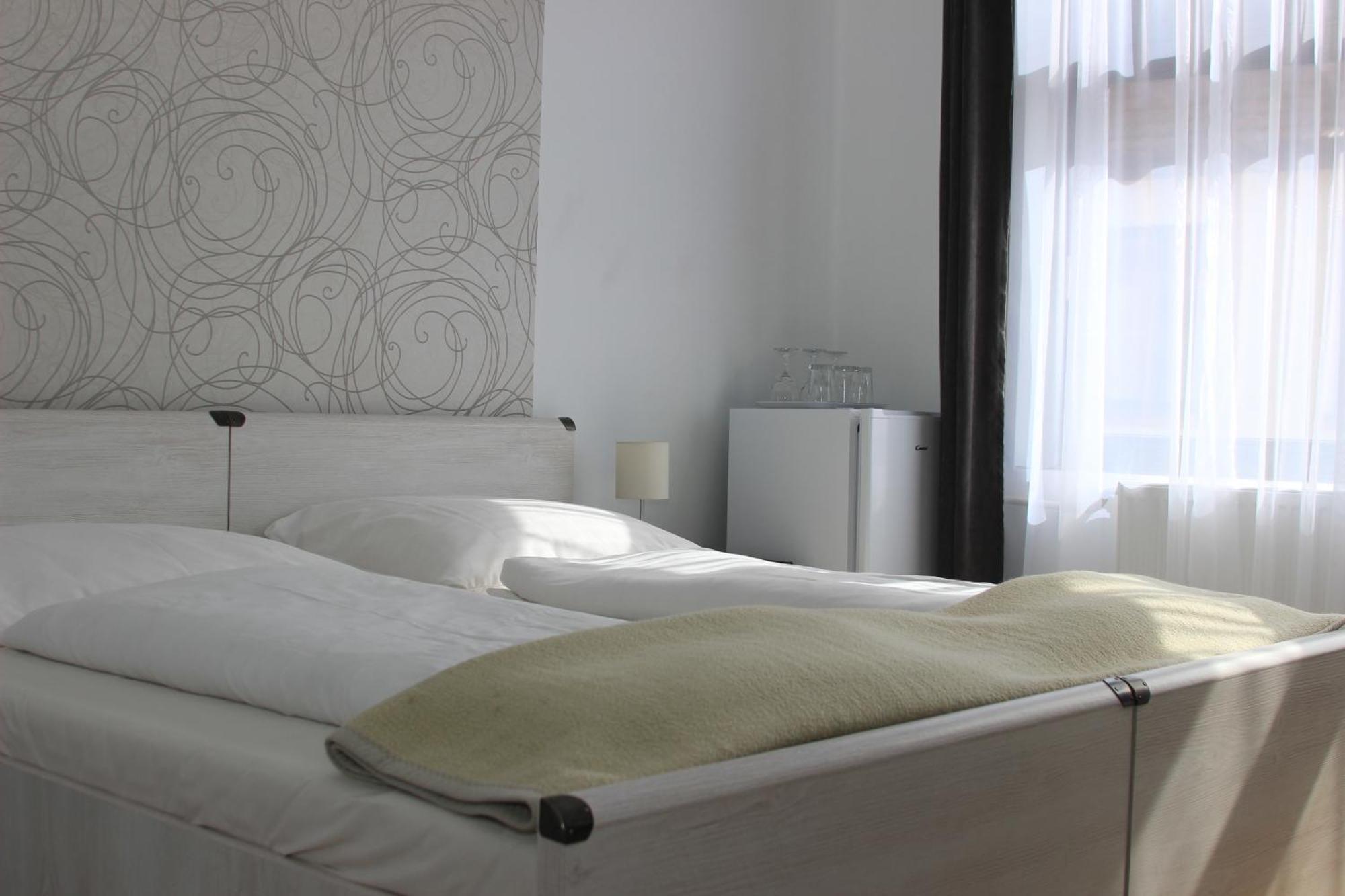 Bed and Breakfast Eden Panzió Eger Exterior foto